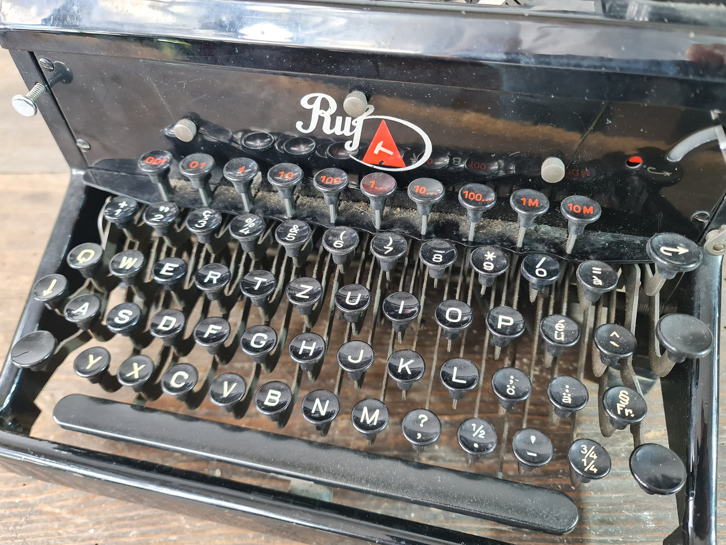 Ruf Buchungsmaschine schwarz glänzend Kassenschreibmaschine