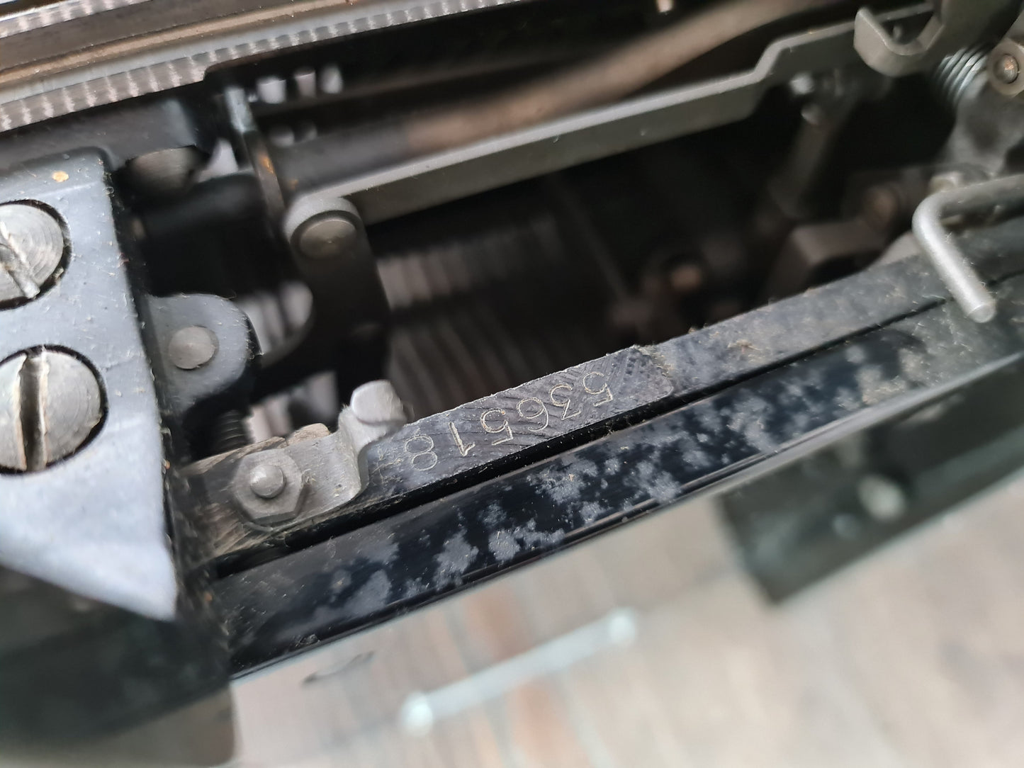 Ruf Buchungsmaschine schwarz glänzend Kassenschreibmaschine